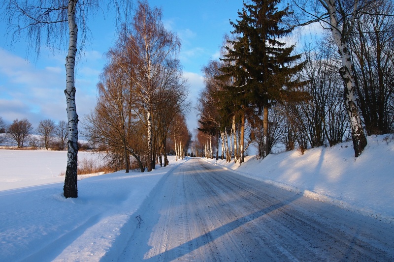 z Korouhvice na Hluboké